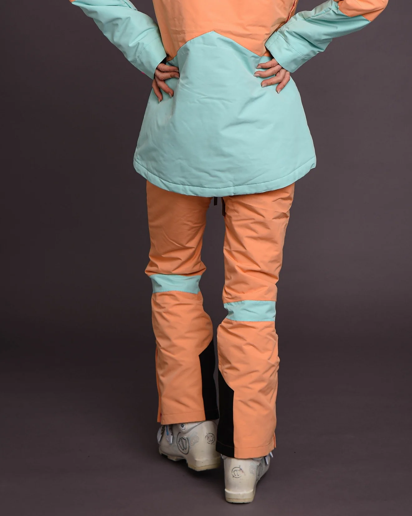 1080 Women's Ski & Snowboard Pant - Pastel Peach - Image 3